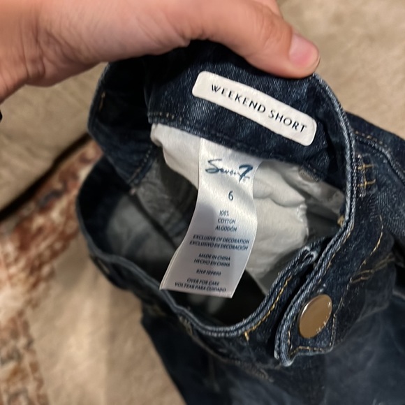 SEVEN7 5" INSEAM FRAY HEM DENIM WEEKEND SHORT Dark Wash Size 6 - Picture 6 of 7